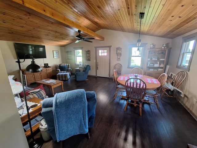 83 East Street, Saint Louisville, OH 43071