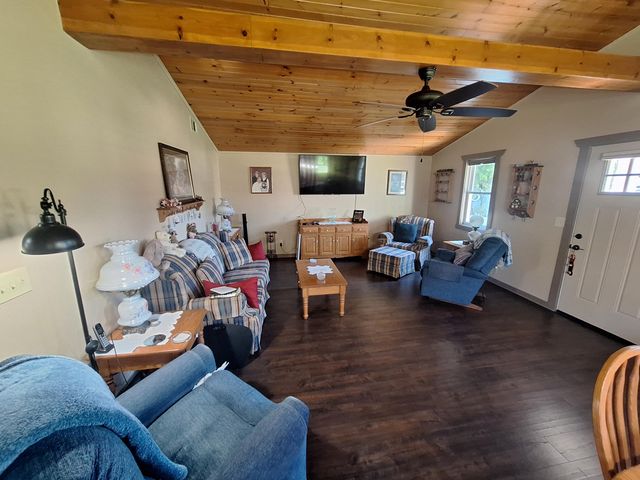 83 East Street, Saint Louisville, OH 43071