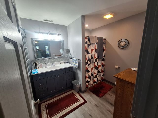 83 East Street, Saint Louisville, OH 43071