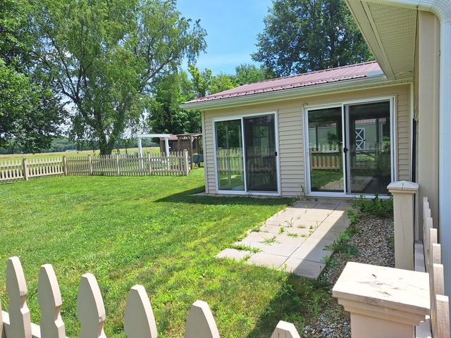 83 East Street, Saint Louisville, OH 43071
