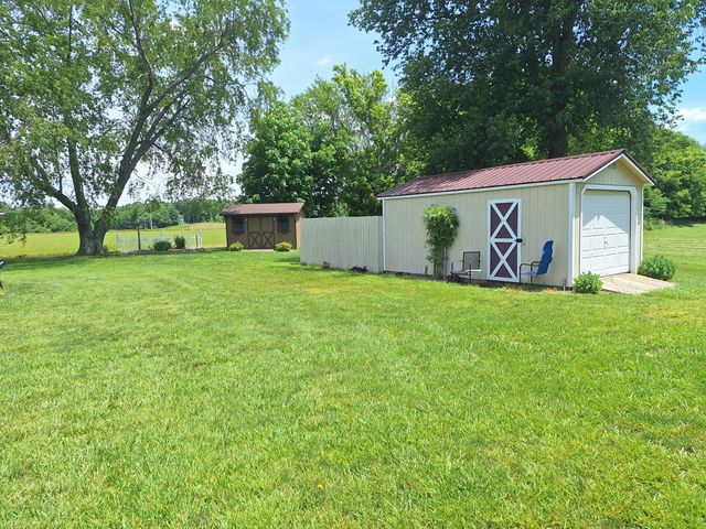 83 East Street, Saint Louisville, OH 43071