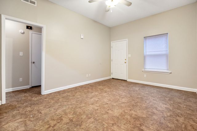 701 Peachers Dr Apt D, Clarksville, TN 37042