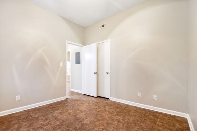 701 Peachers Dr Apt D, Clarksville, TN 37042
