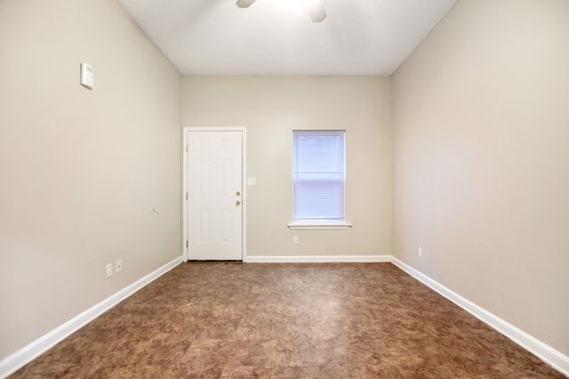 701 Peachers Dr Apt D, Clarksville, TN 37042