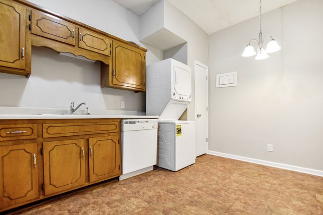 701 Peachers Dr Apt D, Clarksville, TN 37042