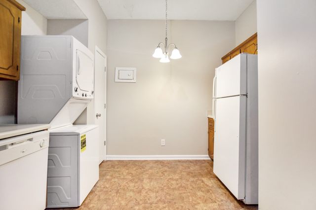 701 Peachers Dr Apt D, Clarksville, TN 37042
