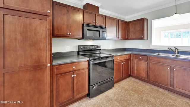 4222 Dudleys Grant Drive E, Winterville, NC 28590