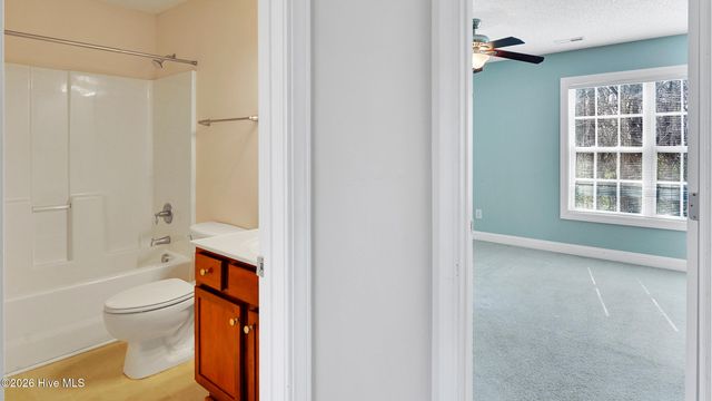 4222 Dudleys Grant Drive E, Winterville, NC 28590