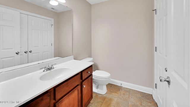 4222 Dudleys Grant Drive E, Winterville, NC 28590