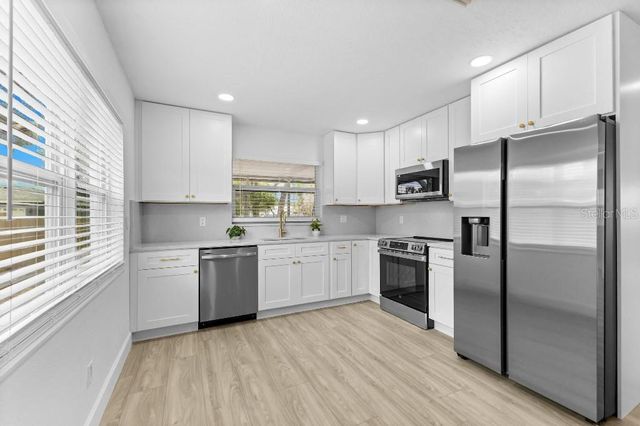 5690 25TH STREET CIRCLE E, Bradenton, FL 34203