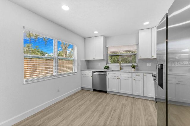 5690 25TH STREET CIRCLE E, Bradenton, FL 34203