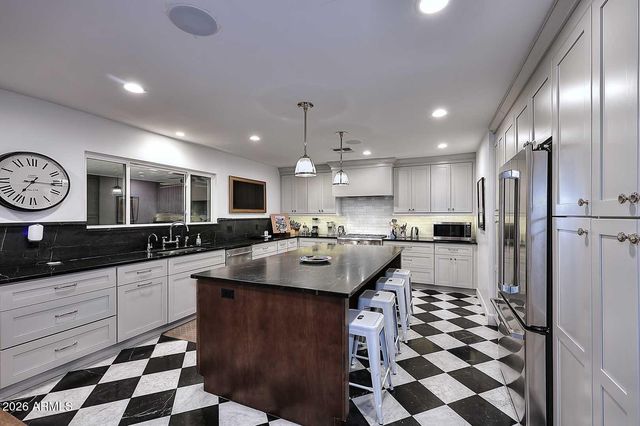 6815 N 2ND Street, Phoenix, AZ 85012