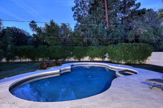 6815 N 2ND Street, Phoenix, AZ 85012