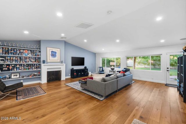 6815 N 2ND Street, Phoenix, AZ 85012