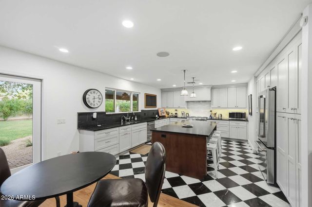6815 N 2ND Street, Phoenix, AZ 85012