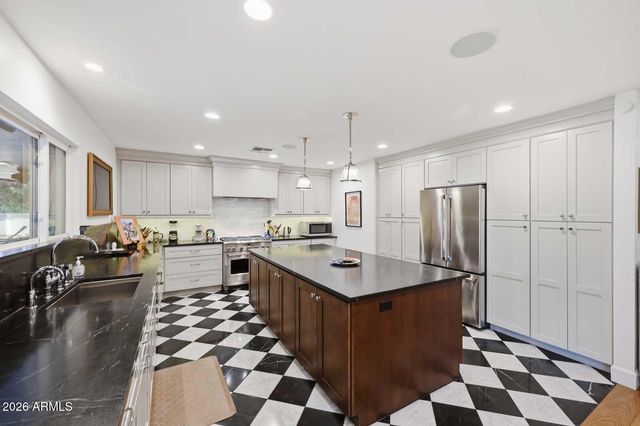 6815 N 2ND Street, Phoenix, AZ 85012