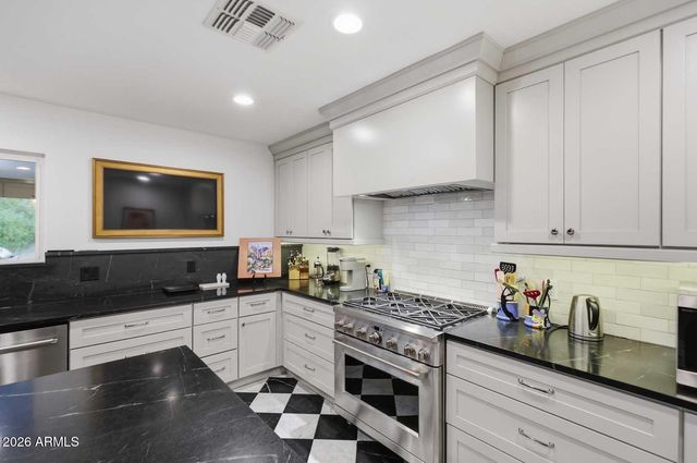 6815 N 2ND Street, Phoenix, AZ 85012