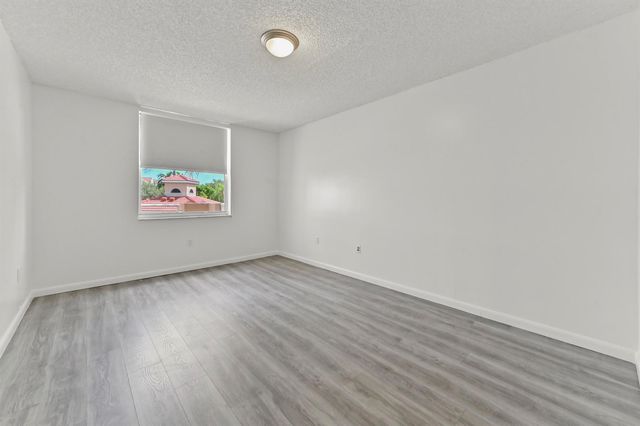 2711 Ocean Club Boulevard 207, Hollywood, FL 33019