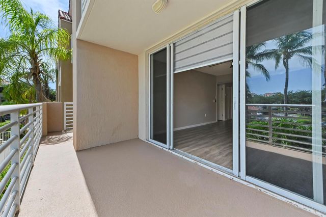 2711 Ocean Club Boulevard 207, Hollywood, FL 33019