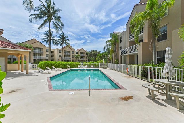 2711 Ocean Club Boulevard 207, Hollywood, FL 33019