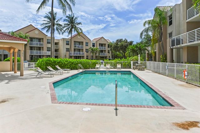 2711 Ocean Club Boulevard 207, Hollywood, FL 33019