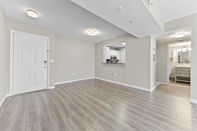 2711 Ocean Club Boulevard 207, Hollywood, FL 33019
