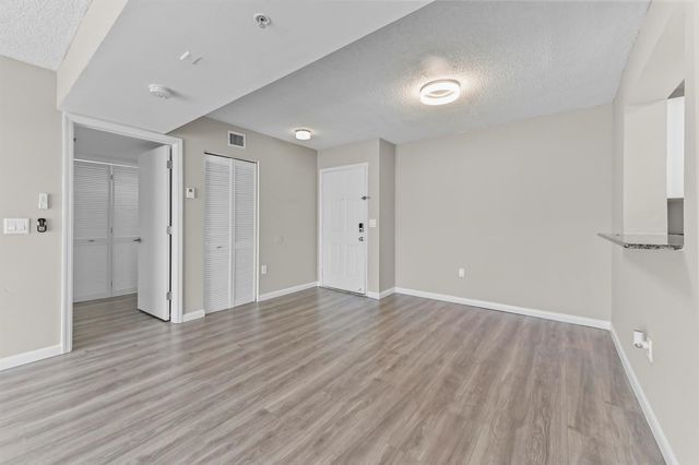 2711 Ocean Club Boulevard 207, Hollywood, FL 33019