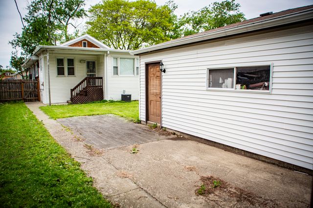 1427 S 21st Avenue, Maywood, IL 60153