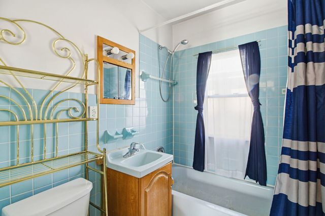 1427 S 21st Avenue, Maywood, IL 60153
