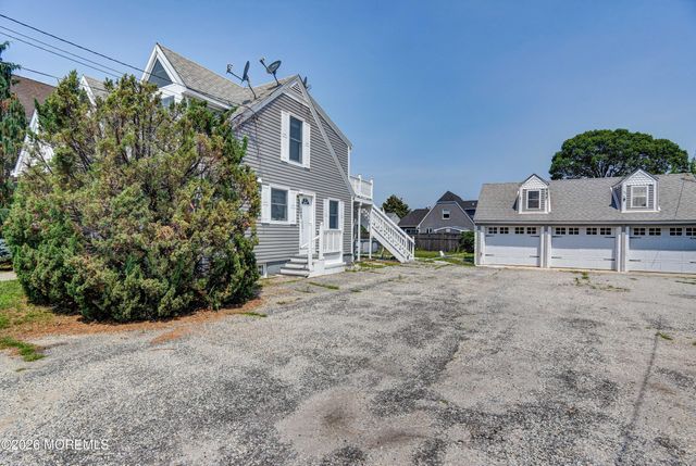 608 Princeton Avenue, Brick, NJ 08724