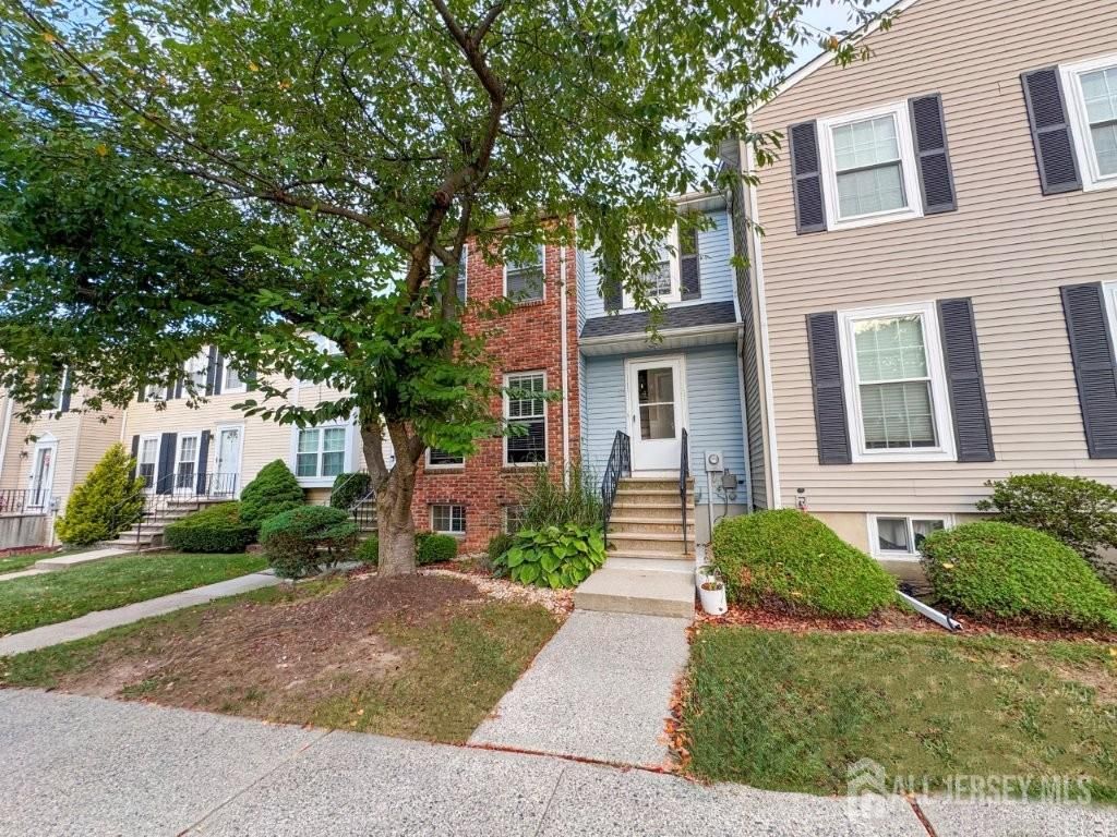 10 Mochen Court, Sayreville, NJ 08872