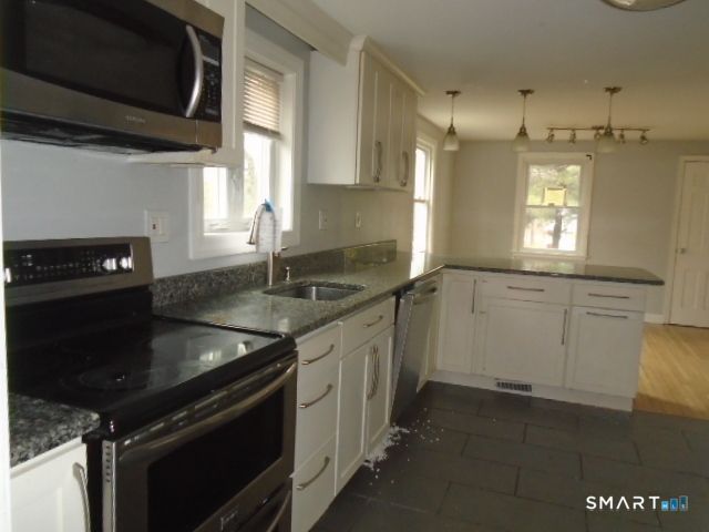 51 Two Mile Road, Farmington, CT 06032