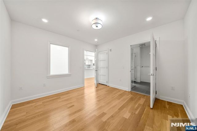 9 Somerset Lane 507, Edgewater, NJ 07020