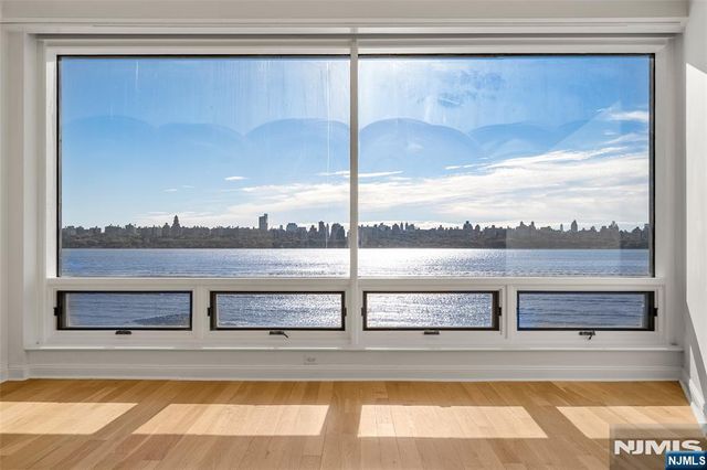 9 Somerset Lane 507, Edgewater, NJ 07020