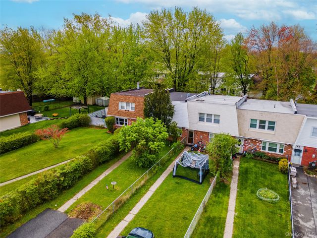 54 Whitman Court, Middletown, NY 10941
