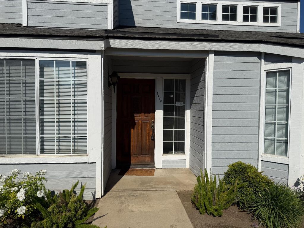 1448 Plymouth Rock Way, Clovis, CA 93612