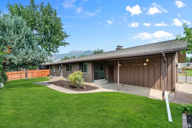 806 VISTA DR, South Ogden, UT 84403