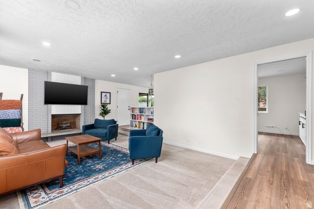 806 VISTA DR, South Ogden, UT 84403