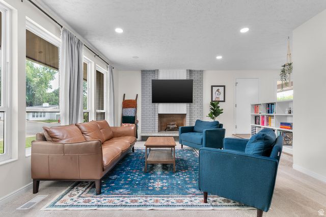 806 VISTA DR, South Ogden, UT 84403