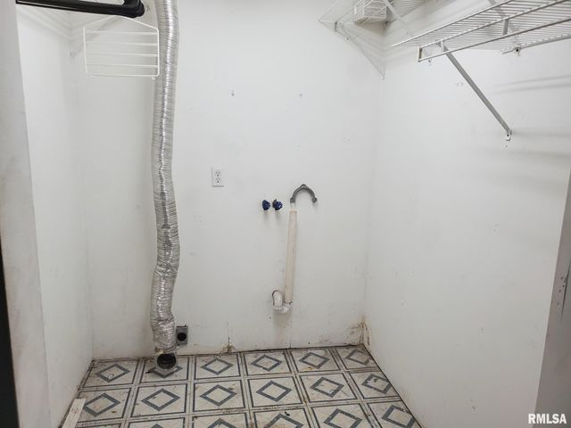 1512 SPRING BAY Road, East Peoria, IL 61611