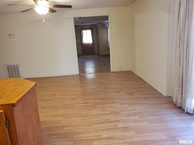 1512 SPRING BAY Road, East Peoria, IL 61611