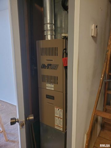 1512 SPRING BAY Road, East Peoria, IL 61611