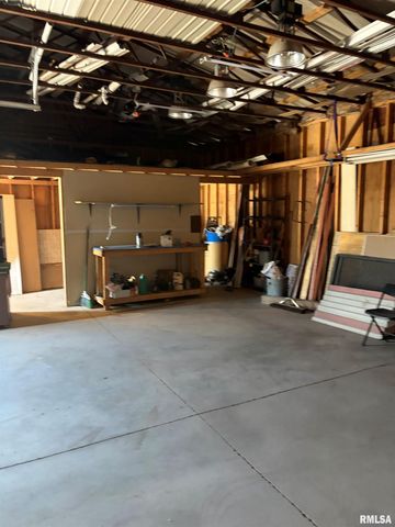 1512 SPRING BAY Road, East Peoria, IL 61611