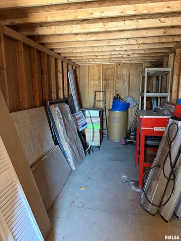 1512 SPRING BAY Road, East Peoria, IL 61611