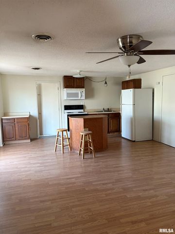 1512 SPRING BAY Road, East Peoria, IL 61611