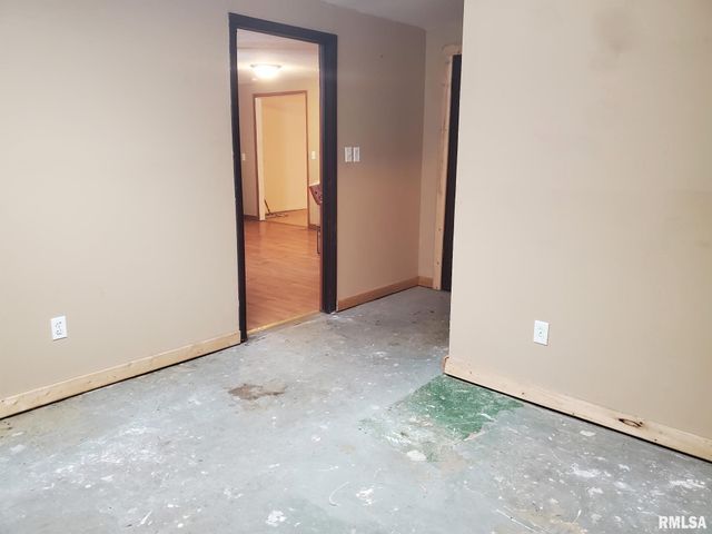 1512 SPRING BAY Road, East Peoria, IL 61611