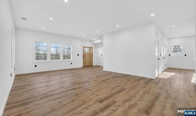 16 Valley View Drive, Rockaway Township, NJ 07866