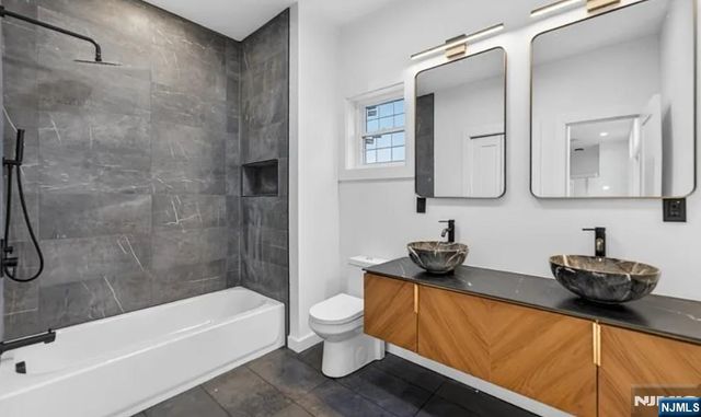 16 Valley View Drive, Rockaway Township, NJ 07866