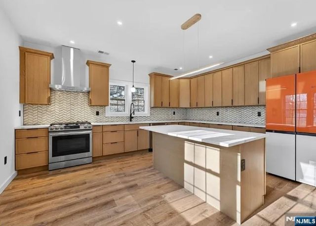 16 Valley View Drive, Rockaway Township, NJ 07866