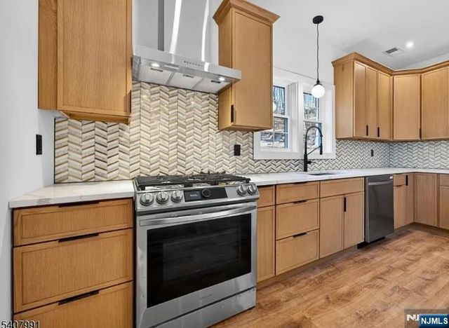 16 Valley View Drive, Rockaway Township, NJ 07866